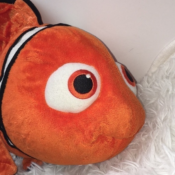 Kids Disney Store Finding NEMO Plush Movie Stuffed Animal Clown Fish - Picture 2 of 5